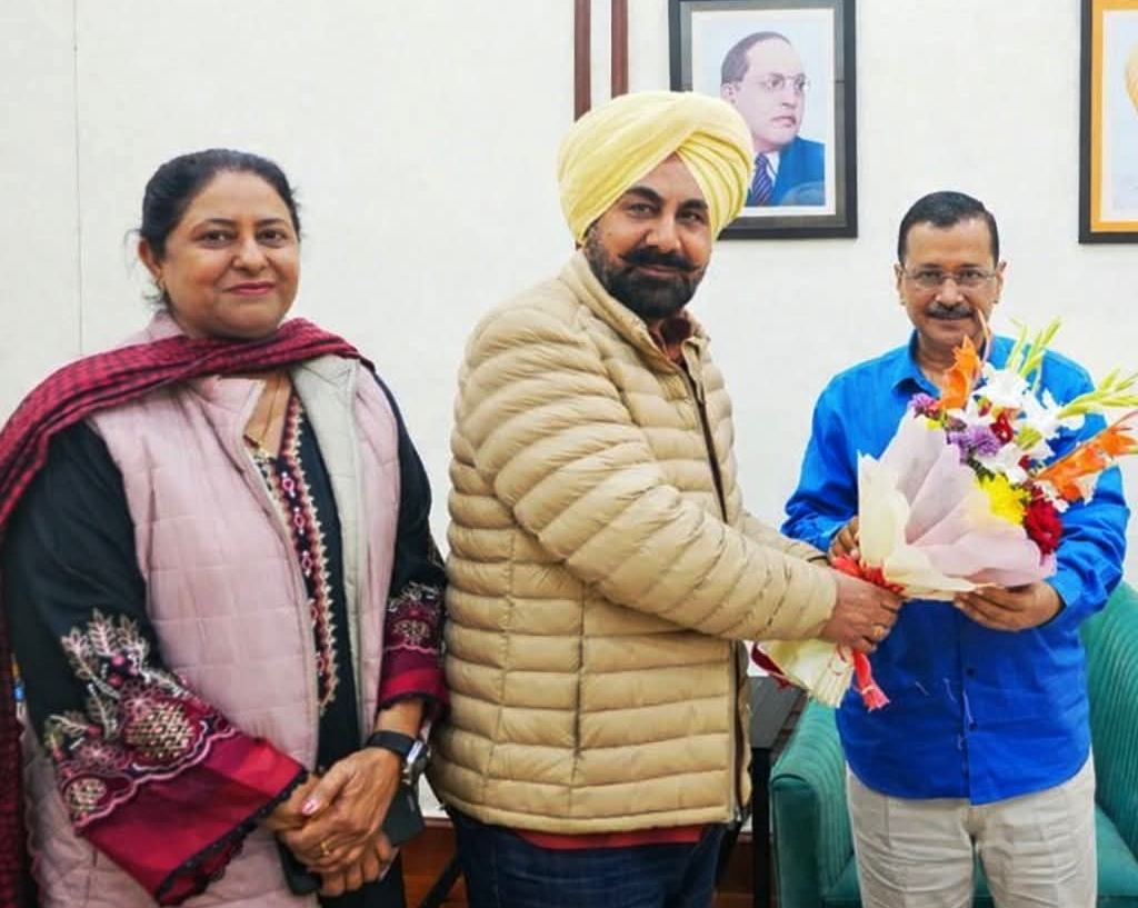 ਵਿਧਾਨ ਸਭਾ ਹਲਕਾ ਦੱਖਣੀ ਤੋਂ ਵਿਧਾਇਕ ਰਾਜਿੰਦਰਪਾਲ ਕੌਰ ਛੀਨਾ ਨੇ ਆਮ ਆਦਮੀ ਪਾਰਟੀ ਦੇ ਸੁਪਰੀਮੋ ਅਰਵਿੰਦ ਕੇਜਰੀਵਾਲ ਨਾਲ ਮੁਲਾਕਾਤ ਕੀਤੀ