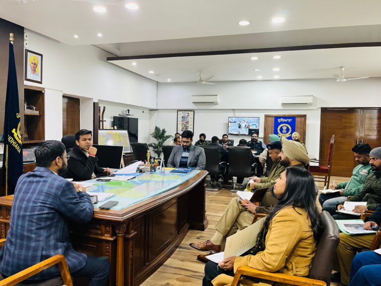 ਡਿਪਟੀ ਕਮਿਸ਼ਨਰ ਵੱਲੋਂ ਸੰਘਣੀ ਧੁੰਦ ਕਾਰਨ ਸੰਭਾਵੀ ਸੜਕ ਹਾਦਸਿਆਂ ਦੀ ਰੋਕਥਾਮ ਲਈ ਸਖ਼ਤ ਸਮਾਂਬੱਧ ਹੁਕਮ ਜਾਰੀ-ਲੁਧਿਆਣਾ