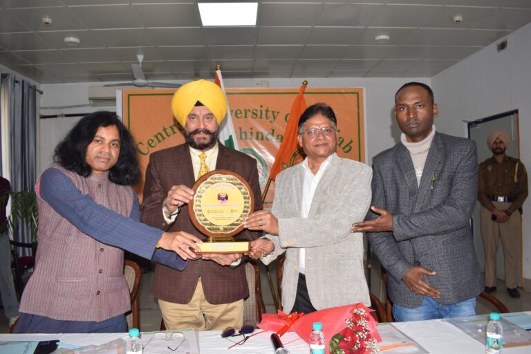 ਮਨੁੱਖੀ ਅਧਿਕਾਰਾਂ ਦੀ ਸਮਝ ਨਾਲ-ਨਾਲ ਨੈਤਿਕ ਜ਼ਿੰਮੇਵਾਰੀ ਦੀ ਭਾਵਨਾ ਦਾ ਵਿਕਾਸ ਵੀ ਲਾਜ਼ਮੀ : ਪਦਮ ਸ਼੍ਰੀ ਜਤਿੰਦਰ ਸਿੰਘ ਸ਼ੰਟੀ