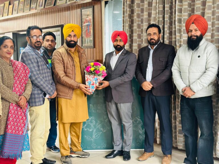 ਡਿਪਟੀ ਜ਼ਿਲ੍ਹਾ ਸਿੱਖਿਆ ਅਫਸਰ ਚਮਕੌਰ ਸਿੰਘ ਵੱਲੋਂ ਫਤਿਹ ਗਰੁੱਪ ਆਫ ਇੰਸਟੀਚਿਊਸ਼ਨਜ਼ ਦੇ ਵਿਦਿਆਰਥੀਆਂ ਨੂੰ ਮਿਹਨਤ, ਅਨੁਸ਼ਾਸਨ ਅਤੇ ਸਵੈ-ਪੜਚੌਲ ਦਾ ਸੰਦੇਸ਼