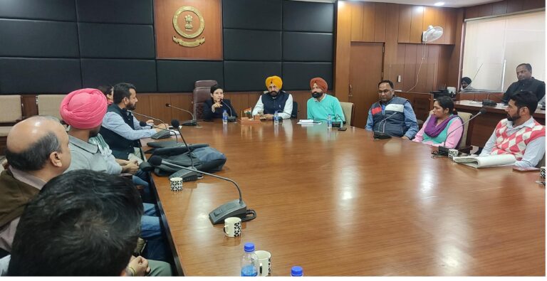 ਮੁੱਖ ਮੰਤਰੀ ਸਿਹਤ ਯੋਜਨਾ ਦੇ ਕਾਰਡ ਬਣਾਉਣ ਲਈ ਜ਼ਿਲ੍ਹੇ ਵਿੱਚ 57 ਥਾਵਾਂ ਤੇ ਵਿਸ਼ੇਸ਼ ਕੈਂਪ ਜਾਰੀ : ਵਧੀਕ ਡਿਪਟੀ ਕਮਿਸ਼ਨਰ